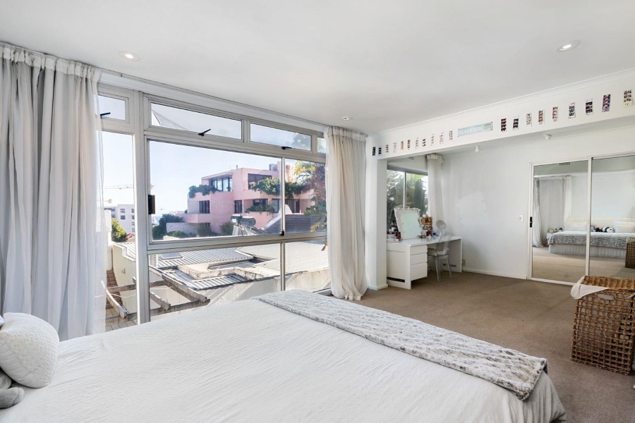 5 Bedroom Property for Sale in Fresnaye Western Cape